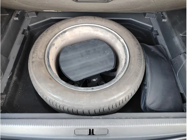 Car image 39