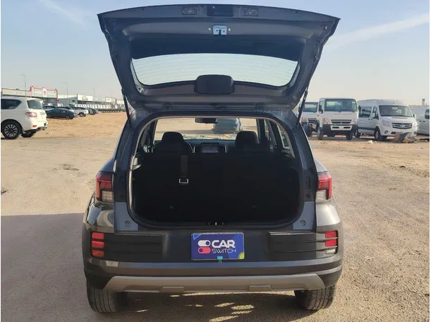 Car image 23