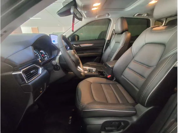 Car image 12
