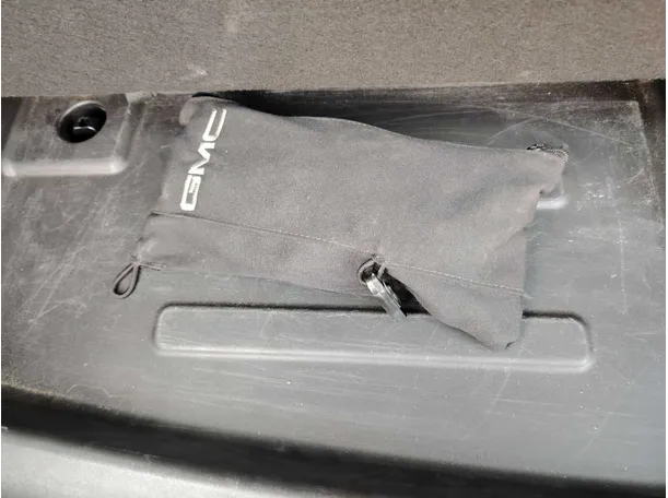 Car image 47