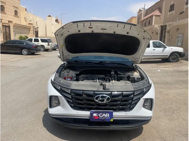 Car image 25
