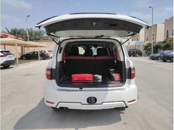 Car image 19