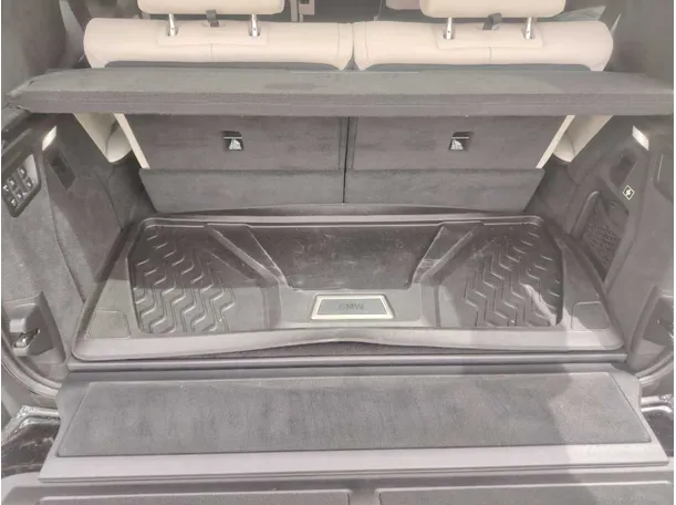 Car image 46