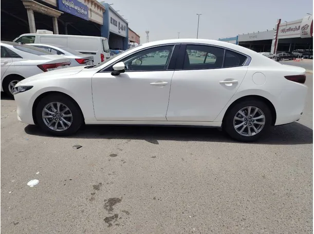 Car image 8