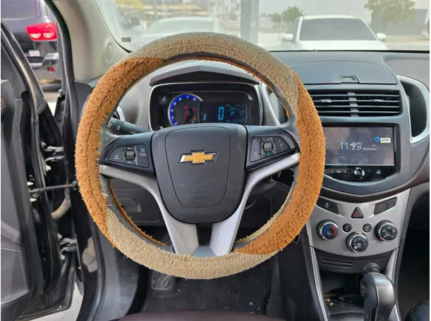 Car image 17