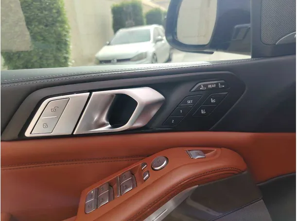 Car image 31