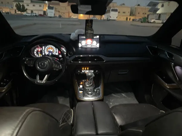 Car image 18