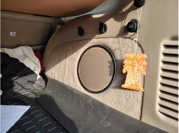 Car image 44