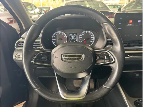Car image 10