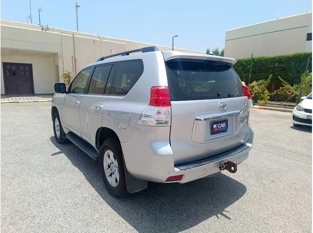 Car image 7