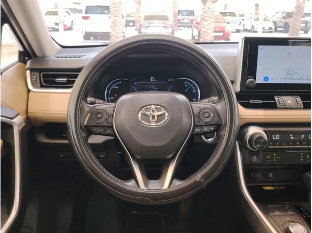 Car image 26