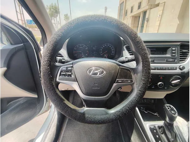 Car image 22