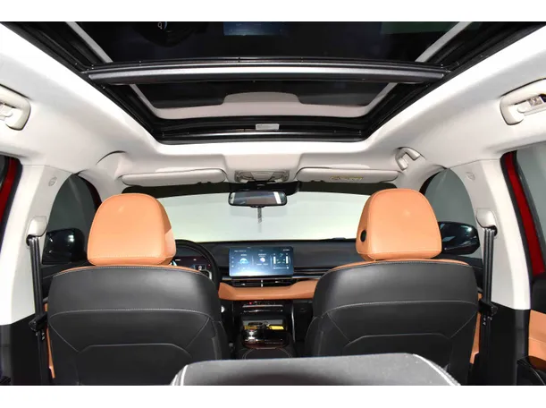 Car image 10