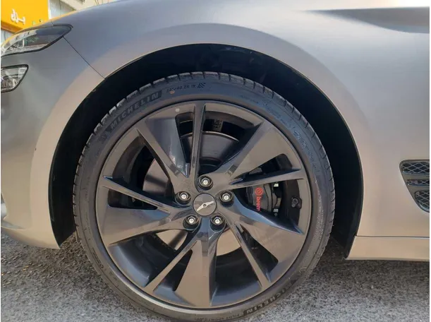 Car image 9