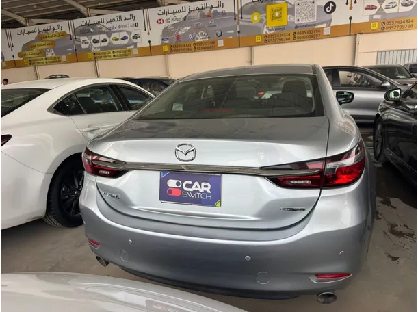 Car image 5
