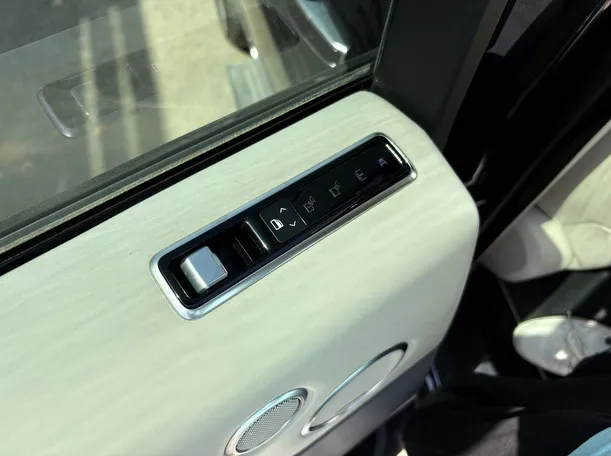 Car image 31