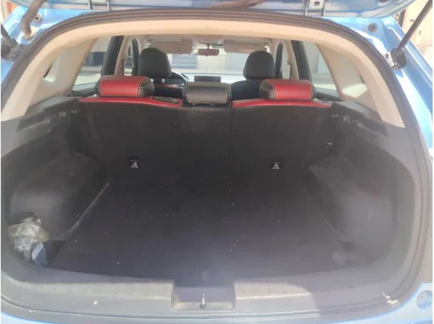 Car image 26