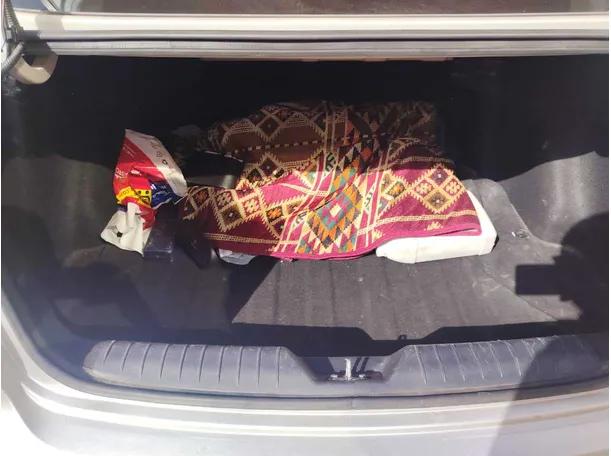 Car image 26