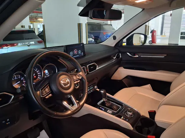 Car image 11