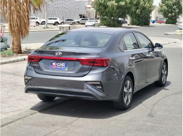 Car image 5
