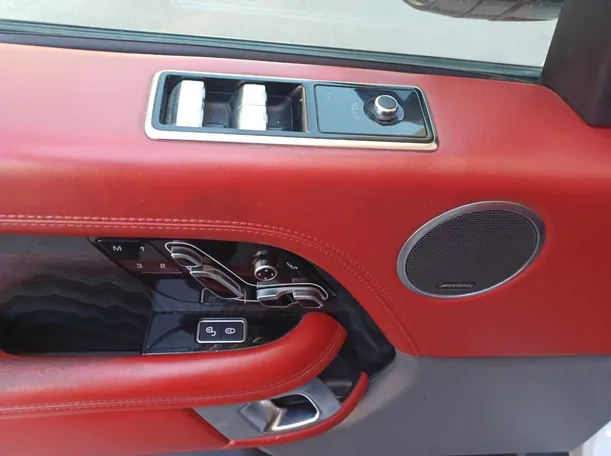 Car image 22