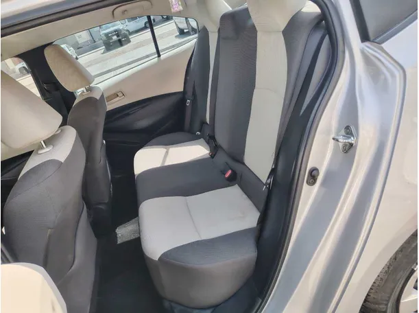 Car image 16
