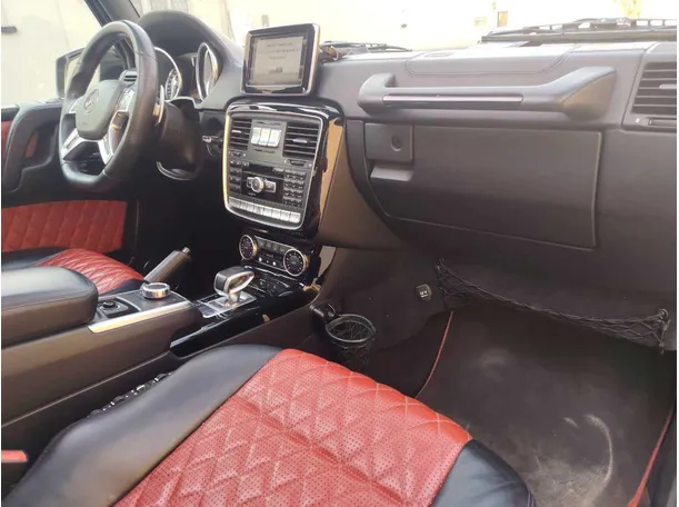 Car image 14