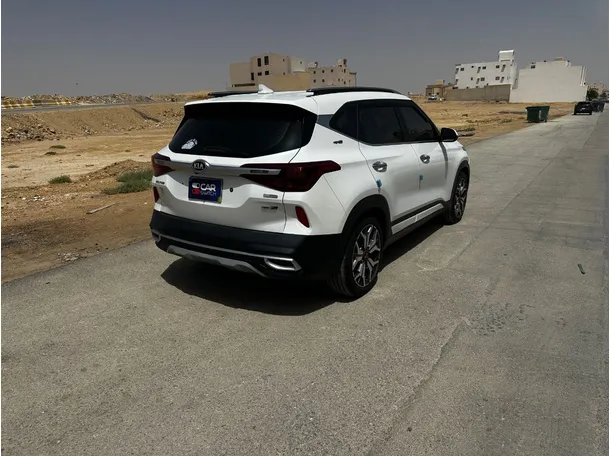 Car image 5