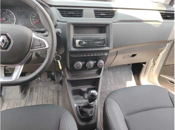 Car image 16