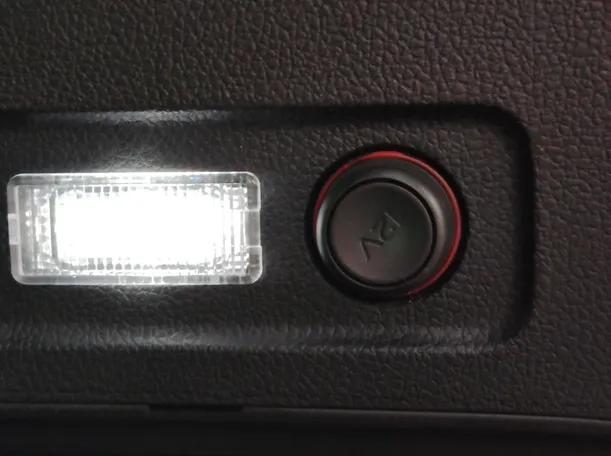 Car image 32