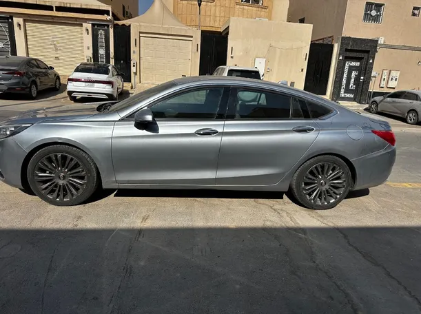 Car image 8