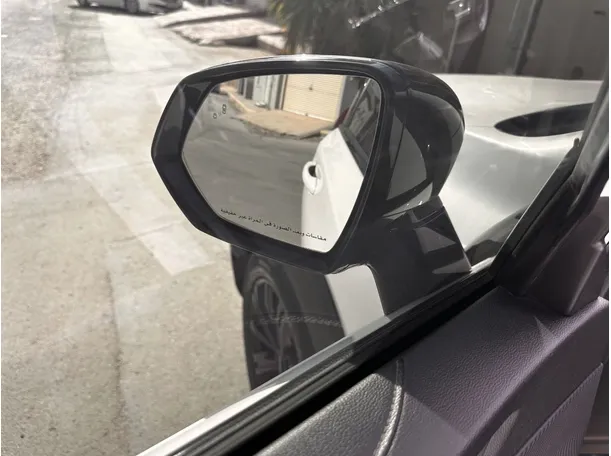 Car image 24