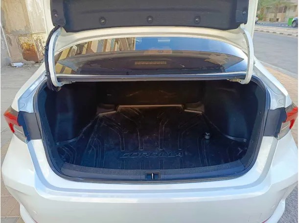 Car image 25