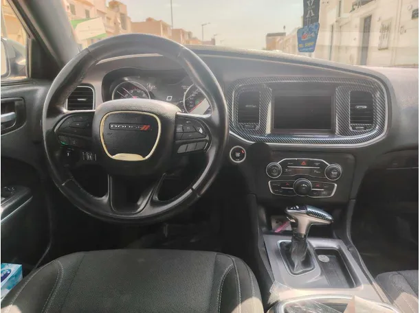 Car image 18