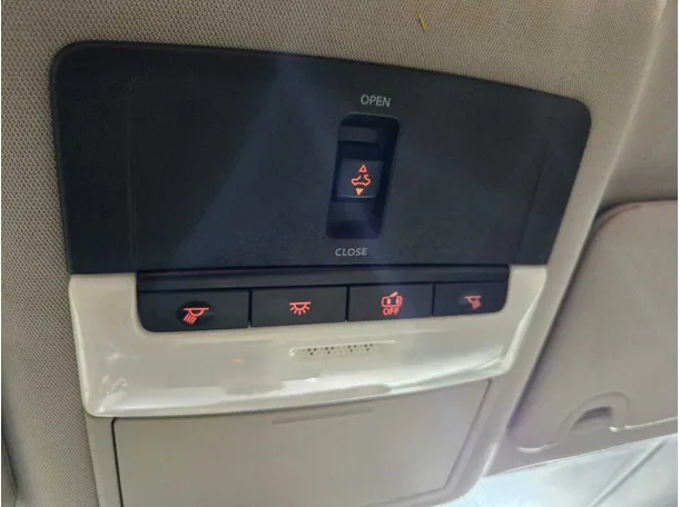 Car image 35