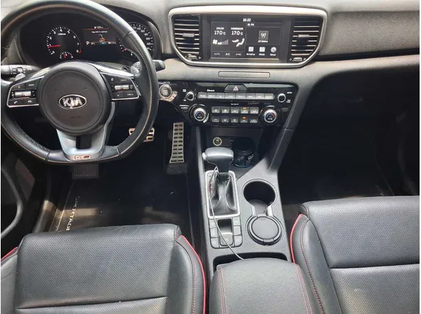 Car image 16
