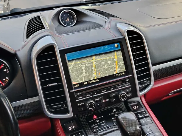 Car image 26