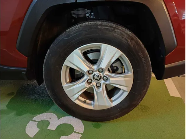 Car image 7