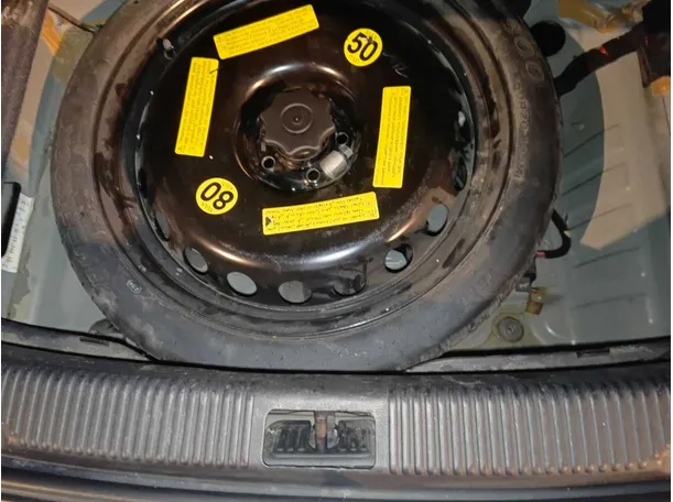 Car image 35