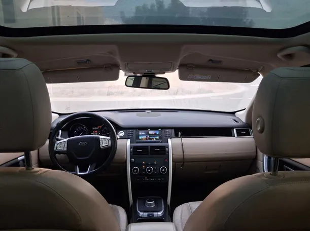 Car image 14