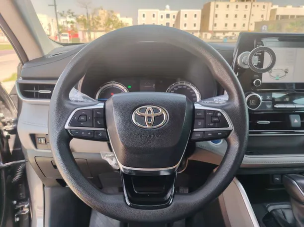 Car image 23