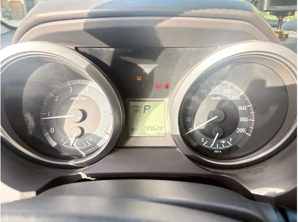 Car image 25