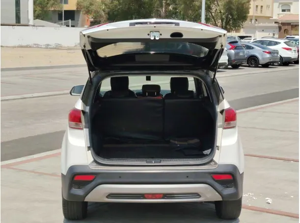 Car image 26