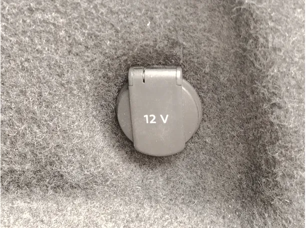Car image 26