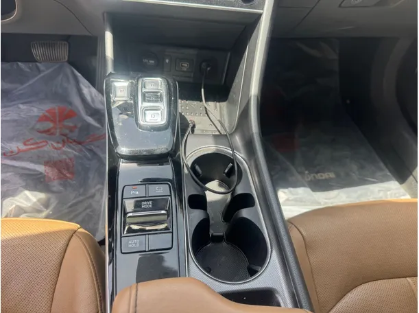 Car image 15