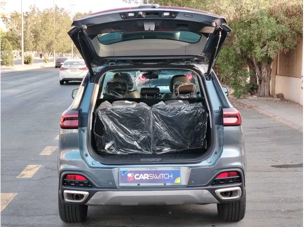 Car image 26
