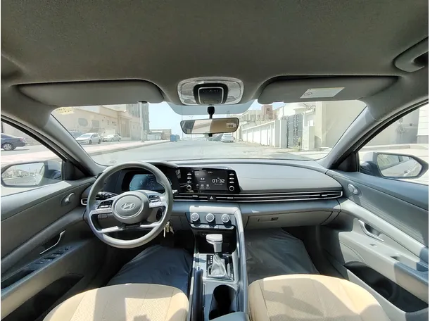 Car image 17