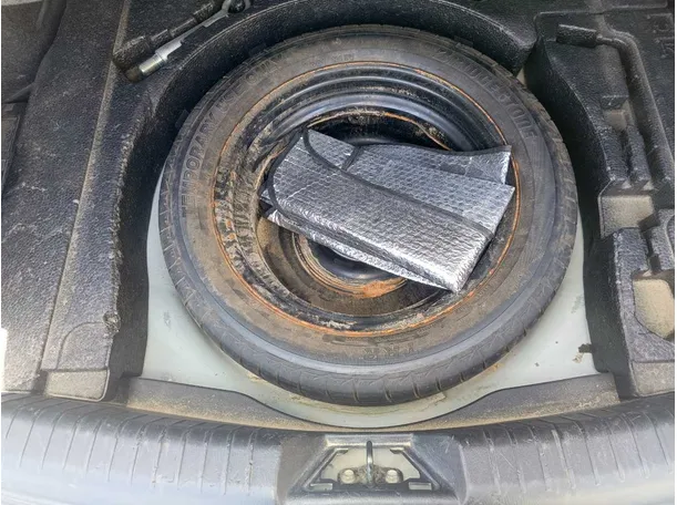Car image 39