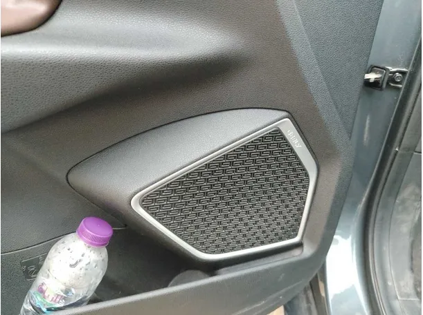 Car image 40