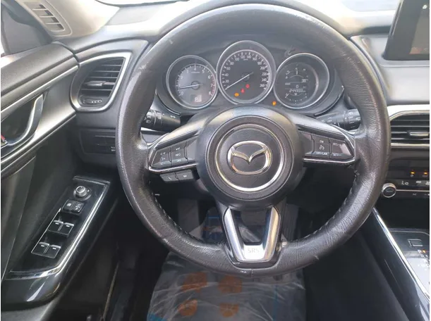 Car image 16